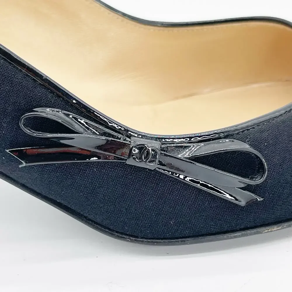 Chanel 2004 Karl Lagerfeld Black Jersey Patent Trim CC Logo Cap Toe Pumps EU 40
